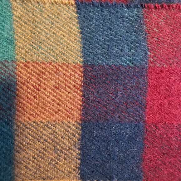 Luxury 100% Cashmere Scarf Made in Scotland Plaid Tartan Check Wrap Fringe - Picture 6 of 7